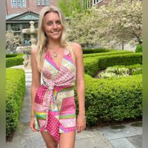 Zara pink /Green Patchwork Print Dress
Sleeveless v neck mini dress - Picture 5 of 12